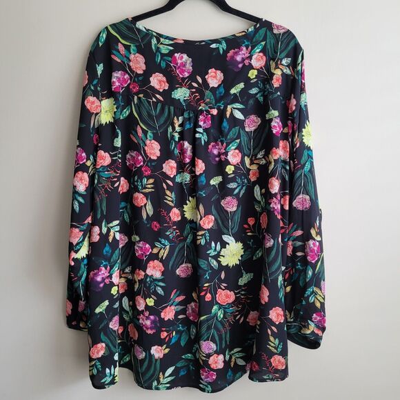 Chelsea & Theodore Womens Blouse Plus Size XXL Black Floral Print Crossover Hem - Picture 7 of 9